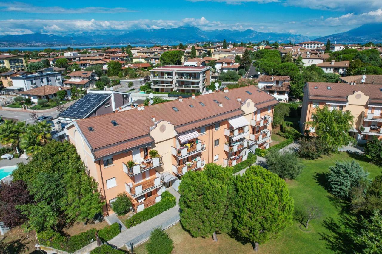 Radi Appartament - Gardacase Net Sirmione Buitenkant foto