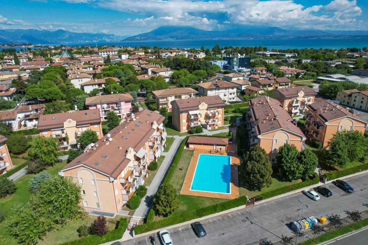 Radi Appartament - Gardacase Net Sirmione Buitenkant foto