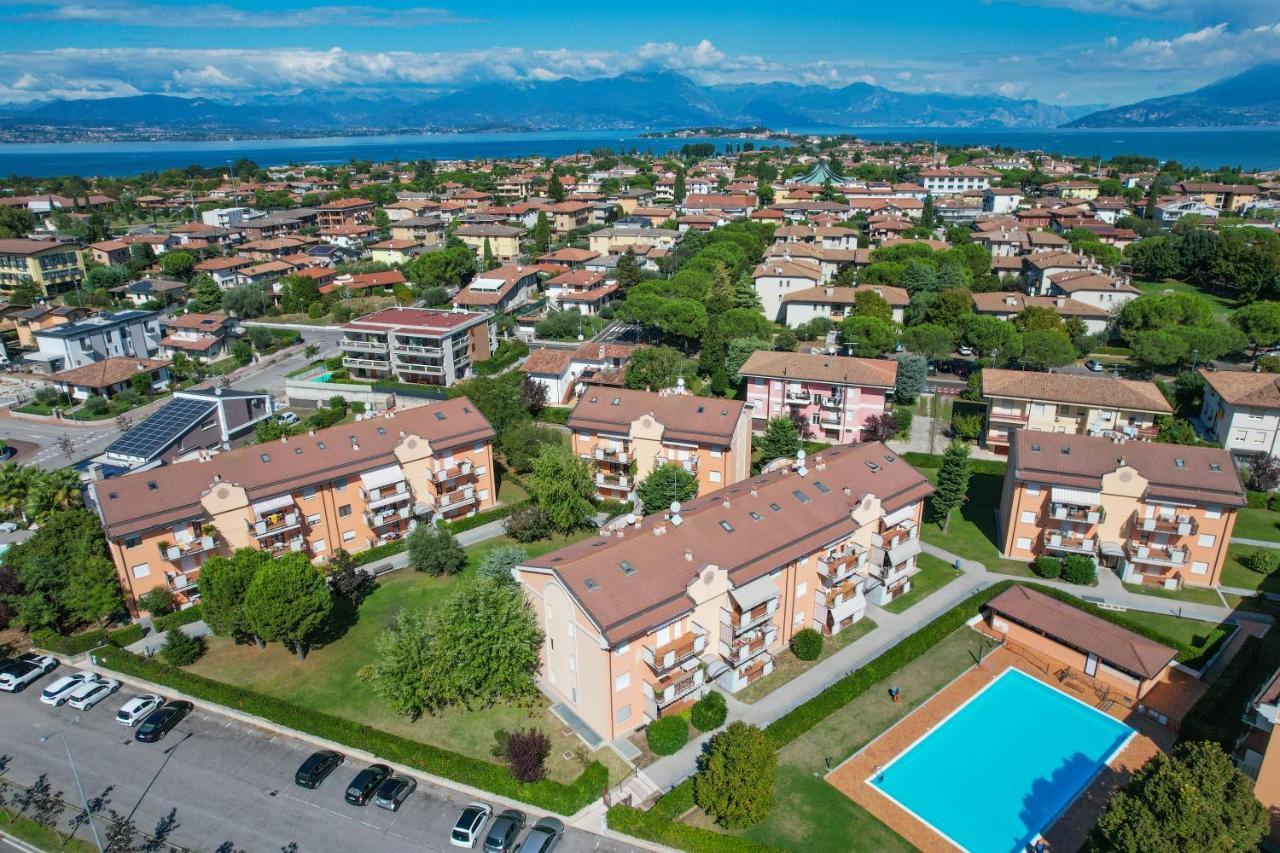 Radi Appartament - Gardacase Net Sirmione Buitenkant foto